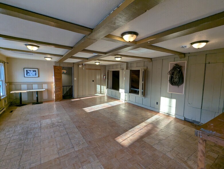 More Photos Of 17 Main St, Ballston Lake Restaurant For Lease