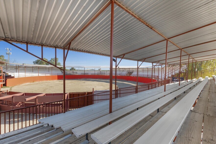 More Photos Of 11475 Garzoli Ave, Delano Horse Stables For Sale