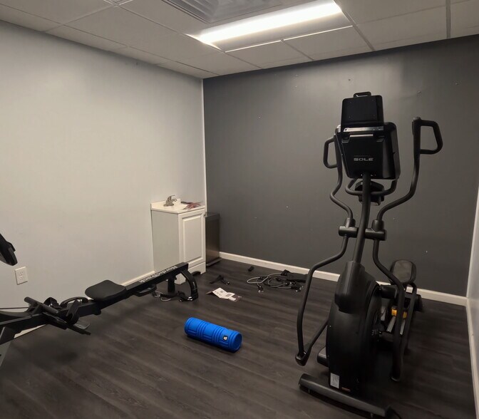 More Photos Of 1110 Main St, Lubbock Office For Sale