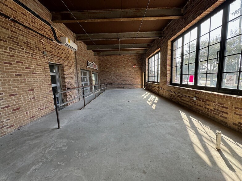 More Photos Of 509 N Carrollton Ave, New Orleans Storefront For Lease