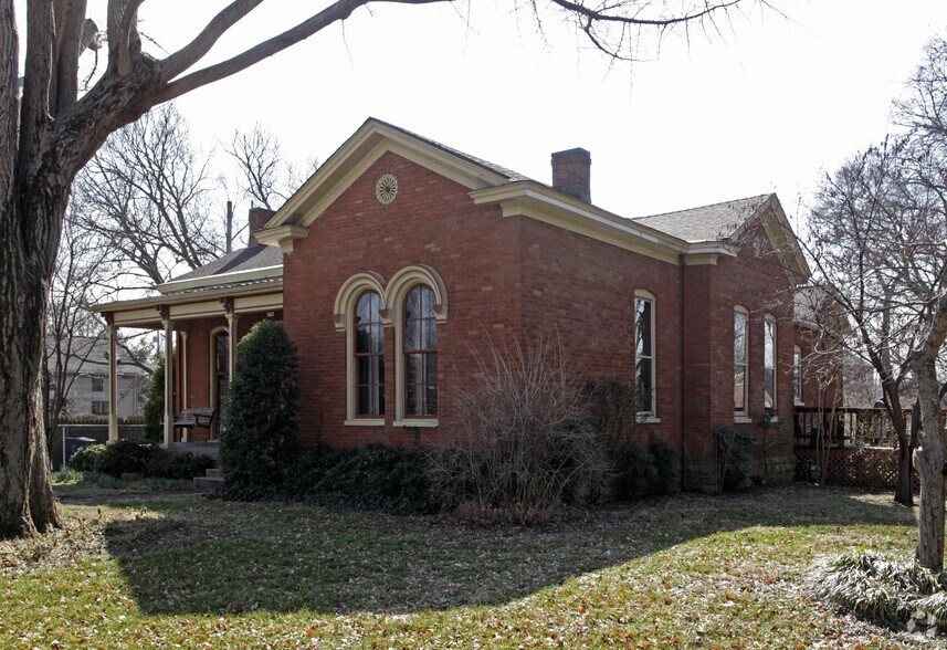 More Photos Of 1307 6th Ave N, Nashville Office For Lease