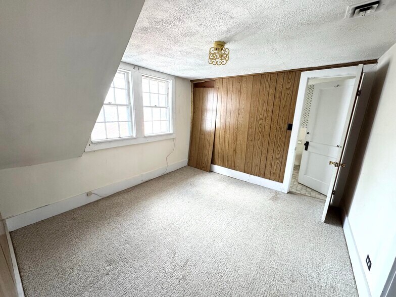 More Photos Of 2072 Main st, Londonderry Apartments For Sale