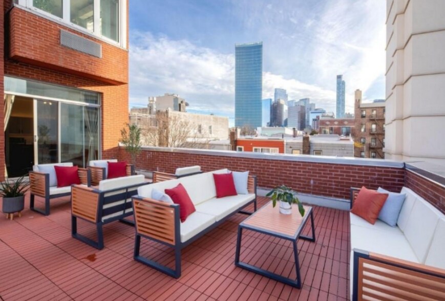 More Photos Of 38-30 28th St, Long Island City Hotel For Sale