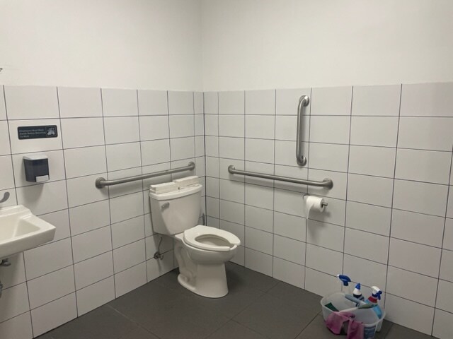 More Photos Of 2769-2787 N Milwaukee Ave, Chicago Coworking Space