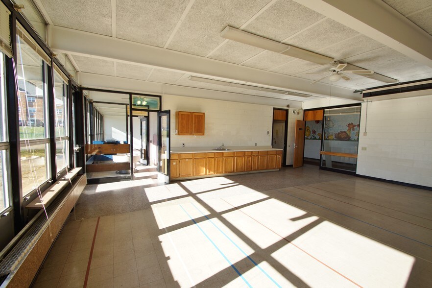 More Photos Of 2631 Harvard Ave NW, Canton Schools For Lease