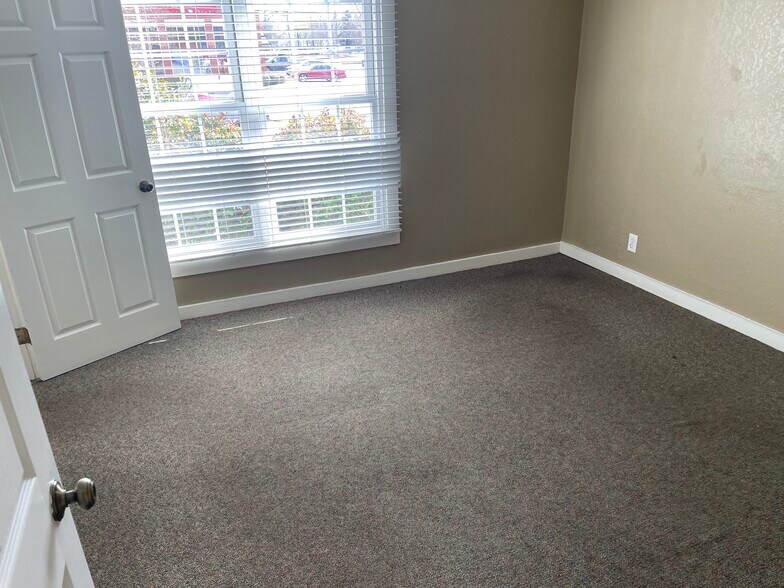 More Photos Of 410 2nd Ave, Opelika Office For Lease