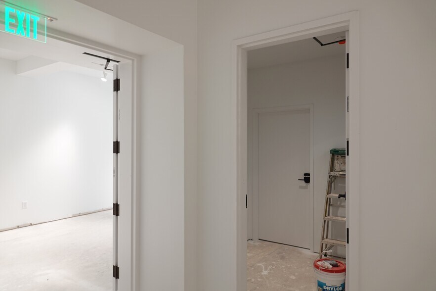 More Photos Of 356 Main St, Highlands Freestanding For Lease