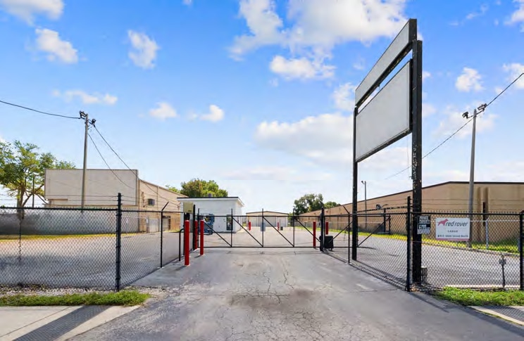More Photos Of 12433 66th St N, Largo Flex For Sale