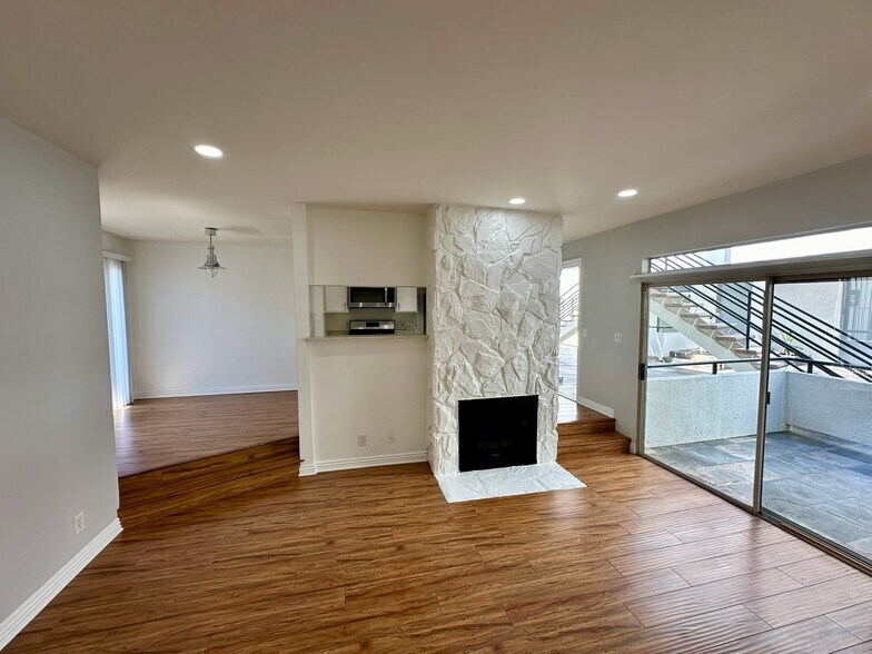 More Photos Of 13028 Valleyheart Dr, Studio City Apartments For Sale