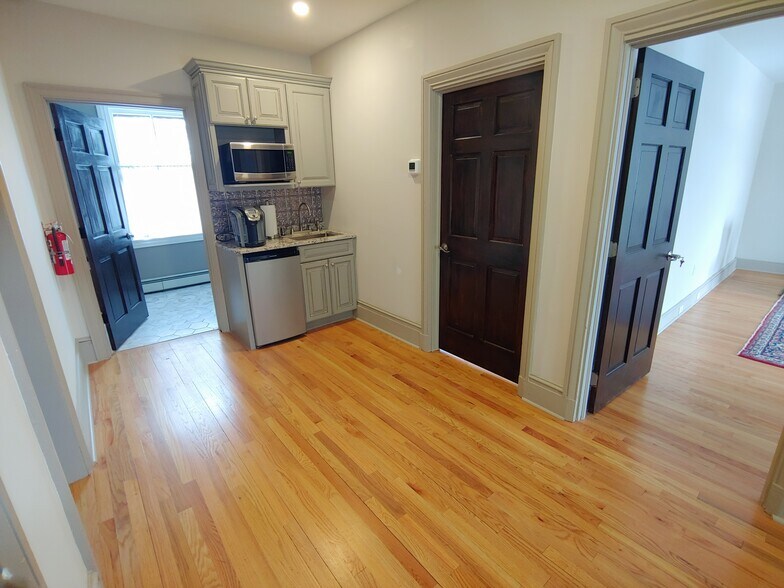 More Photos Of 68 E Court St, Doylestown Office For Sale