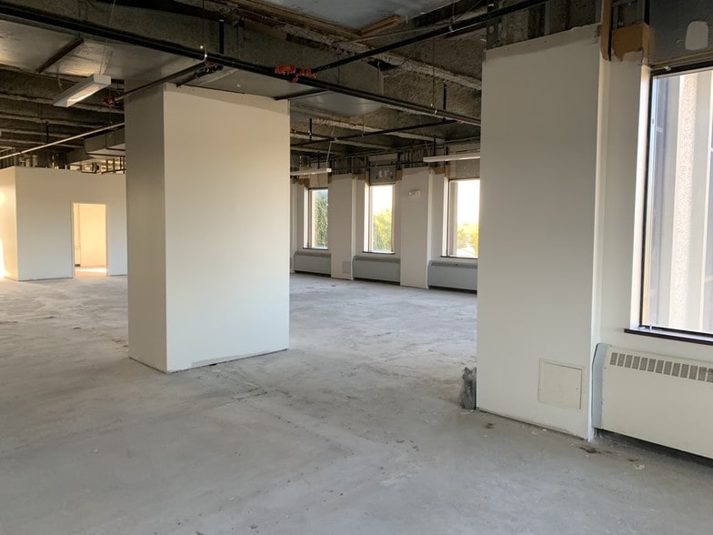 More Photos Of 4 Plaza Way, Fairhaven Bank For Lease