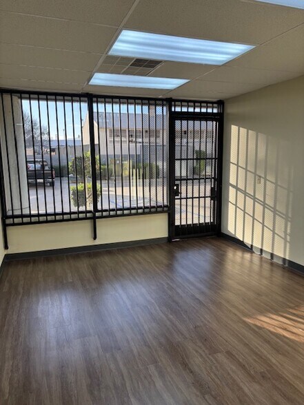 More Photos Of 11135 E Rush St, South El Monte Manufacturing For Lease