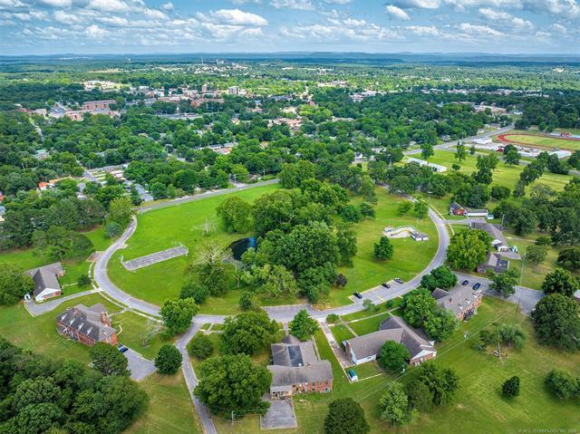 More Photos Of 7 Mathis Park Dr, Tahlequah Dormitory For Sale