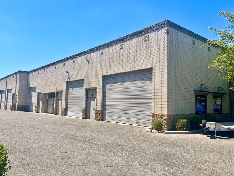 More Photos Of 470 E Warner Rd, Chandler Warehouse For Lease