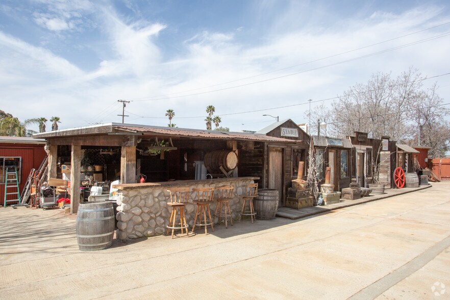 More Photos Of 502 W 6th St, Beaumont Freestanding For Sale