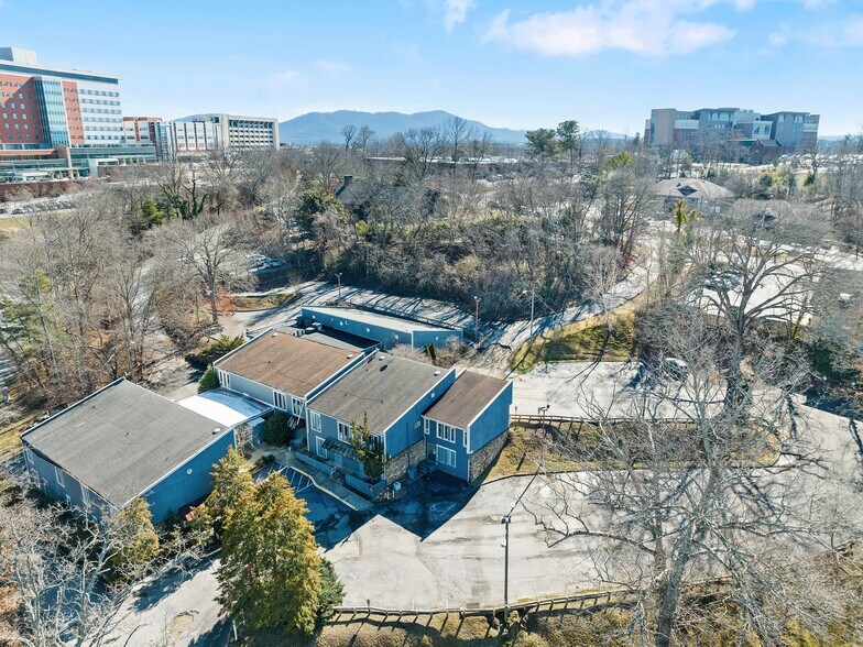 More Photos Of 131 McDowell St, Asheville Medical For Sale