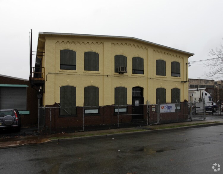 More Photos Of 28 Albert Ave, Newark Warehouse For Lease