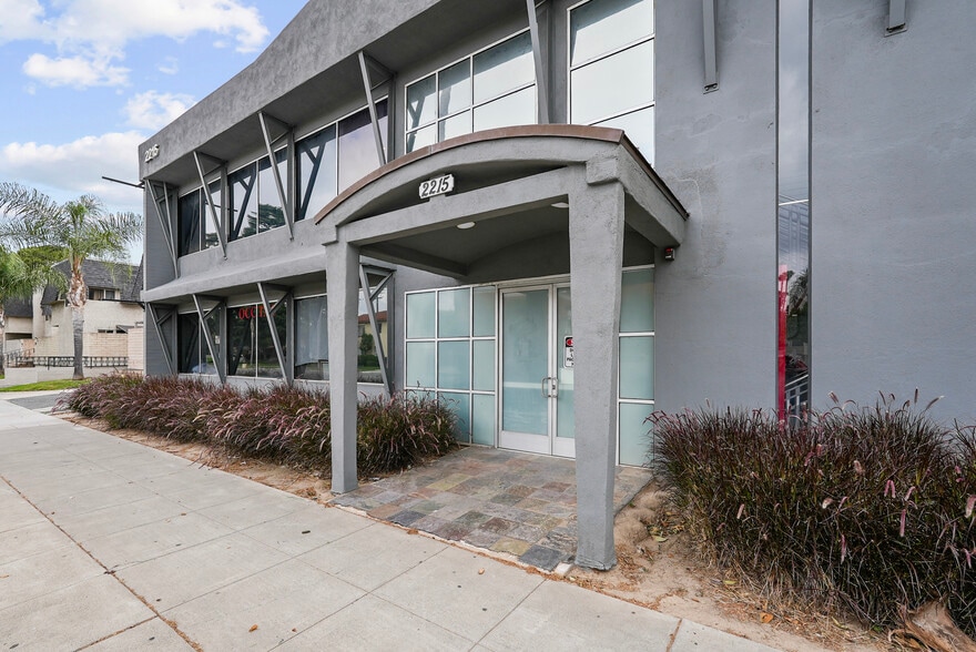 More Photos Of 2215 N Broadway, Santa Ana Medical For Sale