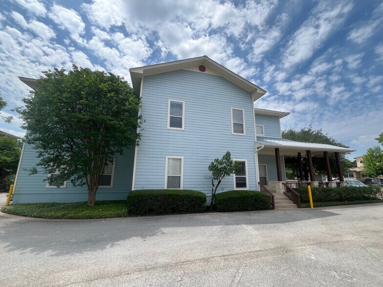 More Photos Of 309 W Main St, Round Rock Office For Sale