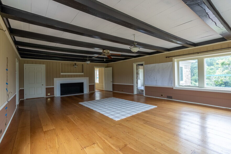 More Photos Of 1207 Flohrs Church Rd, Biglerville Hospitality For Sale