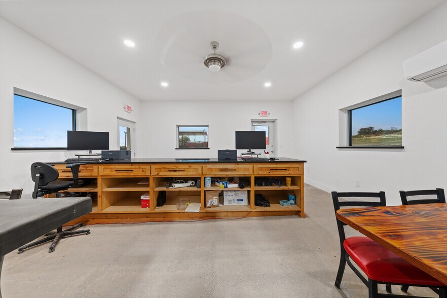 More Photos Of 4159 Highway 6, Clifton Showroom For Sale