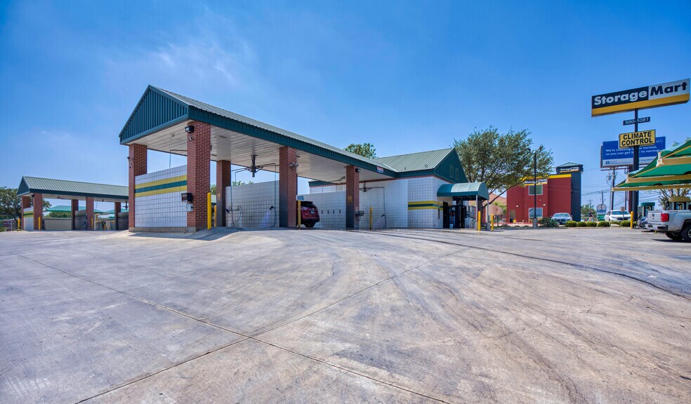 More Photos Of 9576 Potranco Rd, San Antonio General Retail For Sale