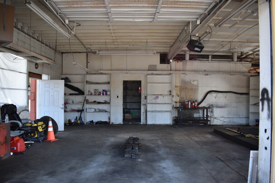 More Photos Of 23771 NE Wa-3, Belfair Auto Dealership For Lease