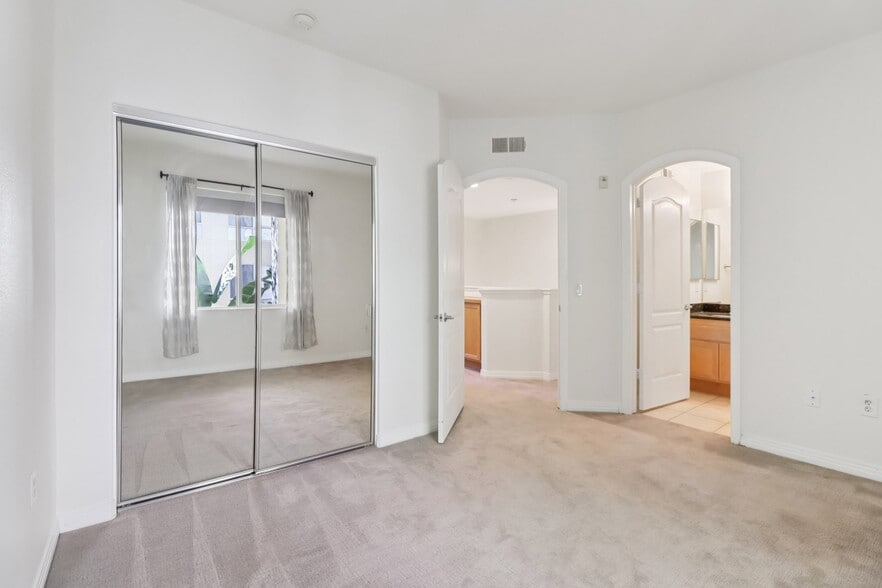 More Photos Of 1501 India St, San Diego Apartments For Sale