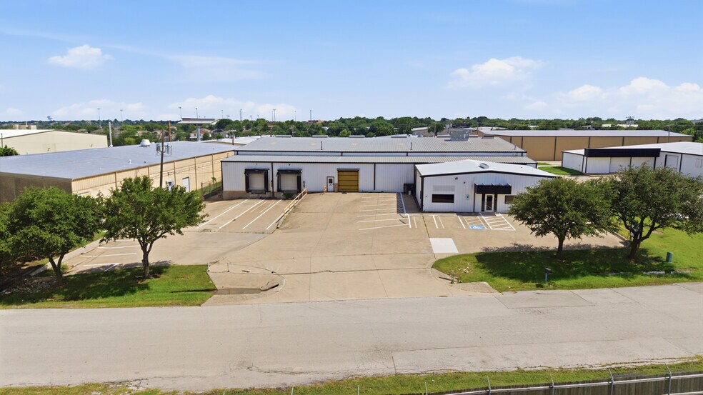 More Photos Of 1120 Commercial Blvd N, Arlington Warehouse For Lease