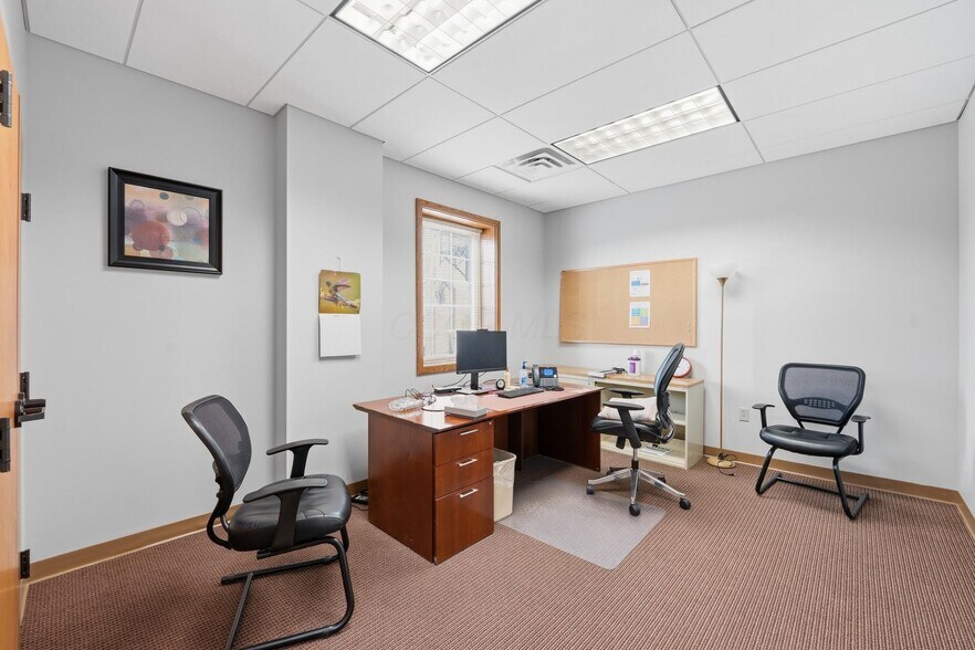 More Photos Of 88 N Sandusky St, Delaware Office For Lease