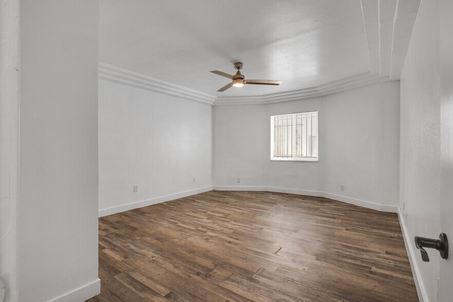 More Photos Of 520 W 82nd St, Los Angeles Apartments For Sale
