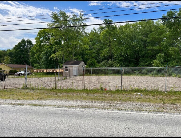 More Photos Of 9540 Tallmadge Rd., Diamond Land For Lease