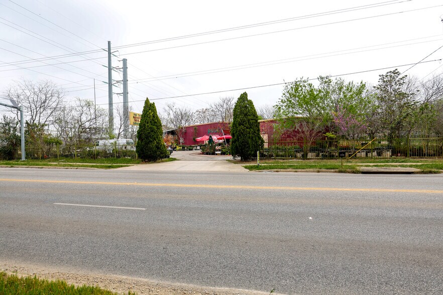 More Photos Of 2006 Pinn Rd, San Antonio Warehouse For Sale