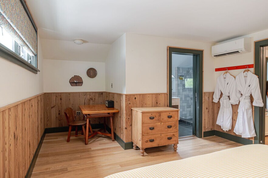 More Photos Of 37 Catamount Rd Hillsdale, Hillsdale Hotel For Sale