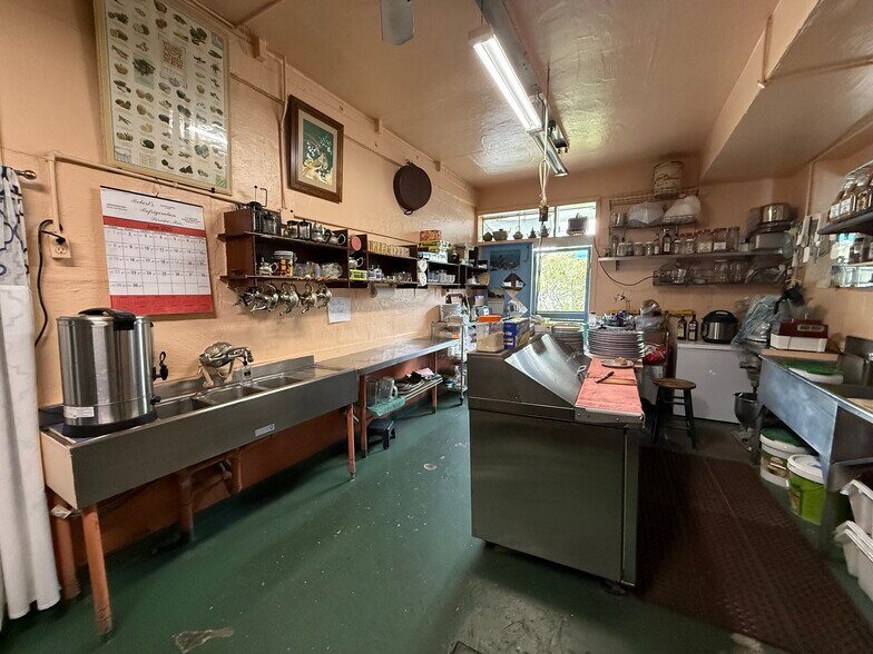 More Photos Of 19 Hoolai St, Kailua Restaurant For Sale
