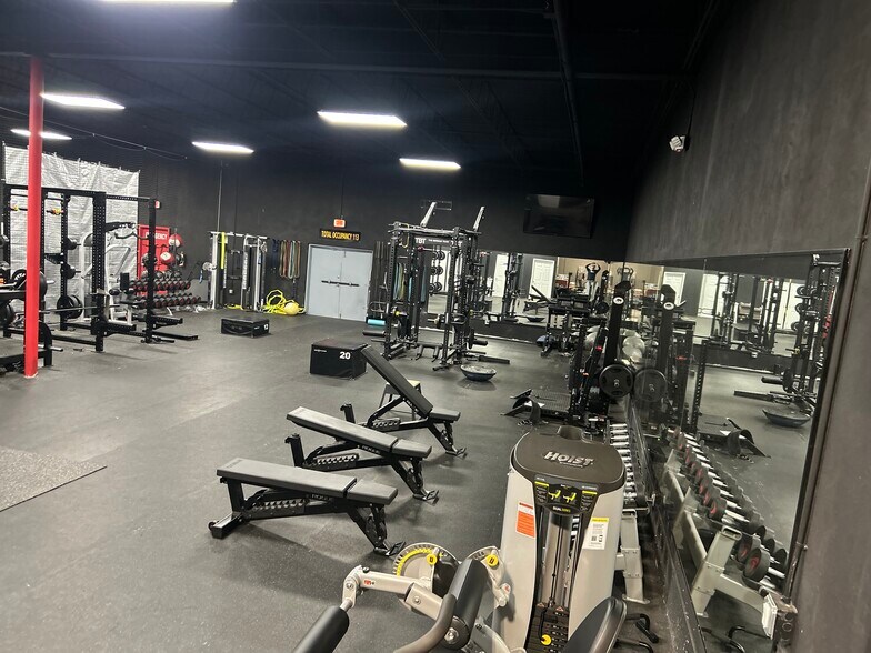 More Photos Of 1021-1051 N State Road 7, Margate Freestanding For Lease