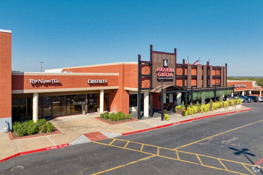 More Photos Of 2000 I-35 S, Round Rock Unknown For Lease