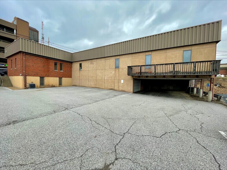 More Photos Of 12 W Lincoln St, Belleville Medical For Sale