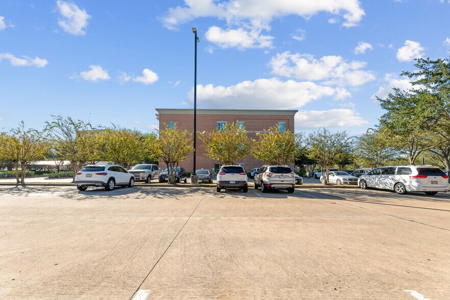 More Photos Of 1429 Tx-6, Sugar Land Medical For Lease