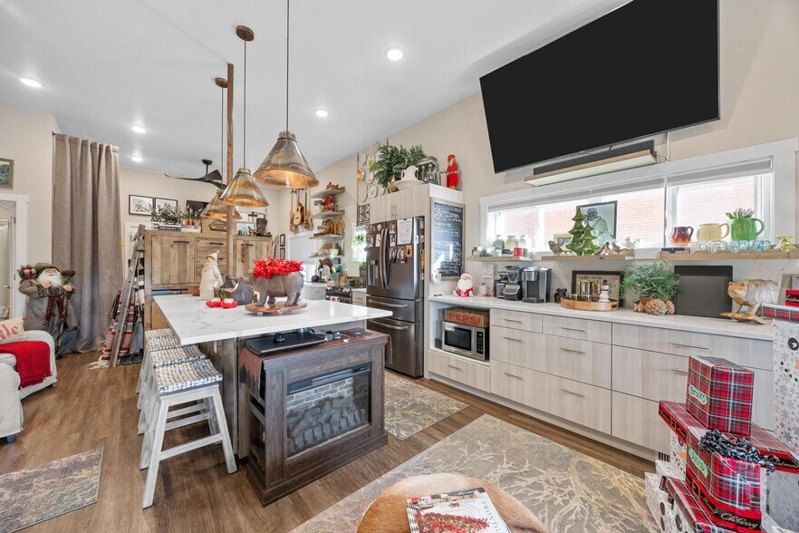 More Photos Of 116 W 5th St, Tipton Research And Development For Sale