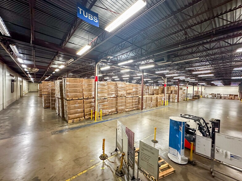 More Photos Of 300 Diamond Dr NW, Huntsville Warehouse For Lease