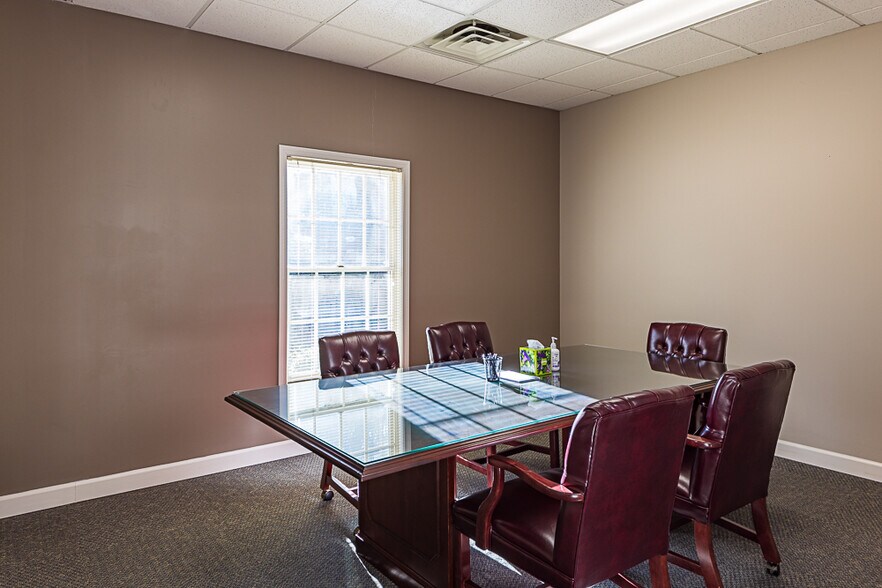 More Photos Of 801-C Sunset Dr, Johnson City Office Residential For Lease