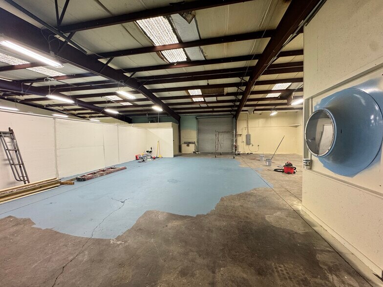 More Photos Of 2385 Corbett St, Jacksonville Warehouse For Lease