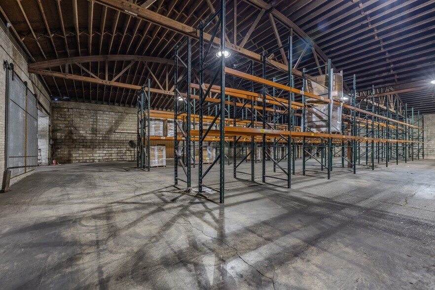 More Photos Of 3354 N 35th St, Milwaukee Distribution For Sale