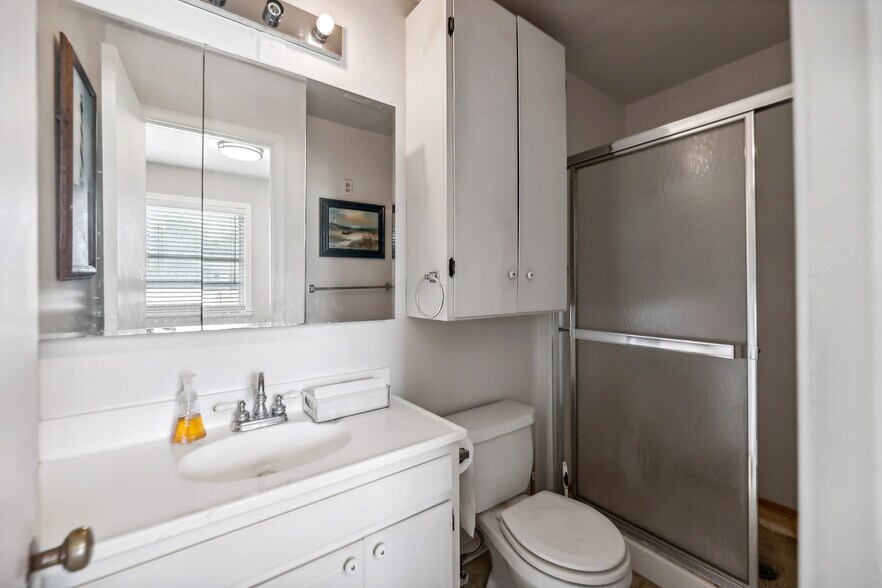 More Photos Of 930 W Main St, Jenks Medical For Sale