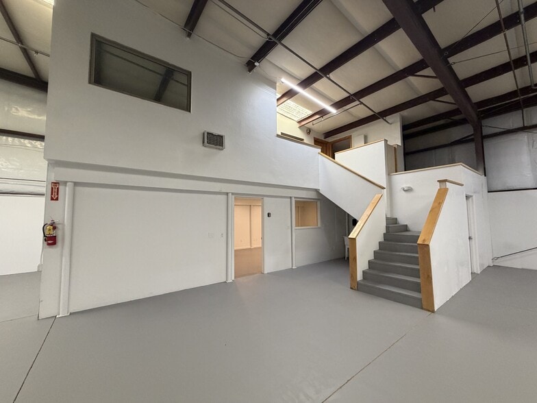 More Photos Of 1645-1711 E Jackson St, Phoenix Warehouse For Lease