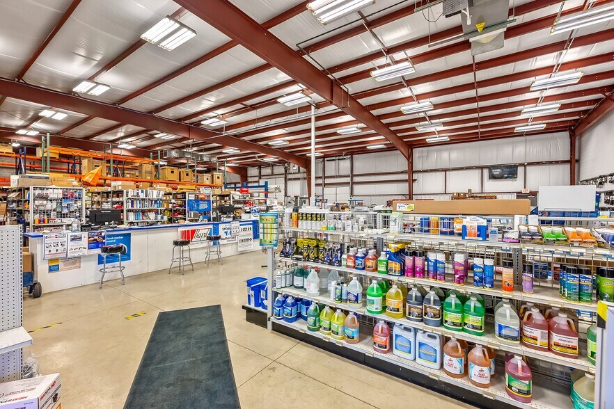 More Photos Of 1468 N Main St, Mansfield Warehouse For Lease