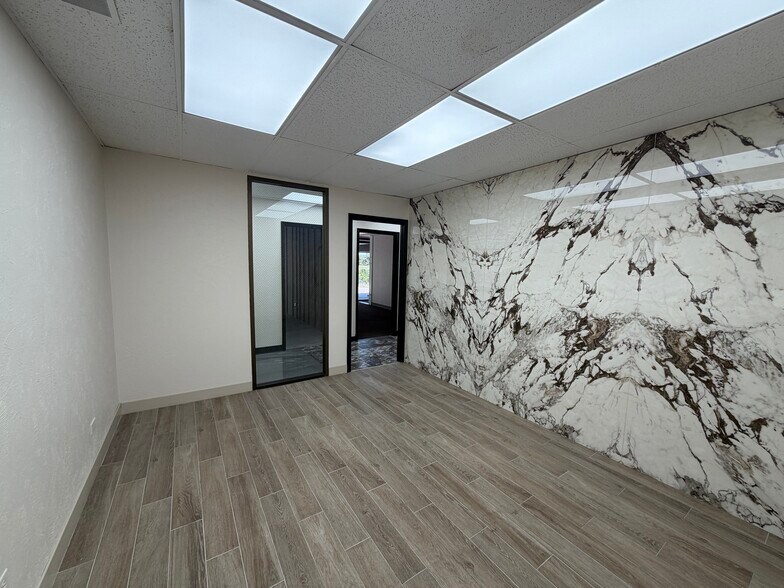 More Photos Of 640 W Tennessee Ave, Denver Light Distribution For Sale
