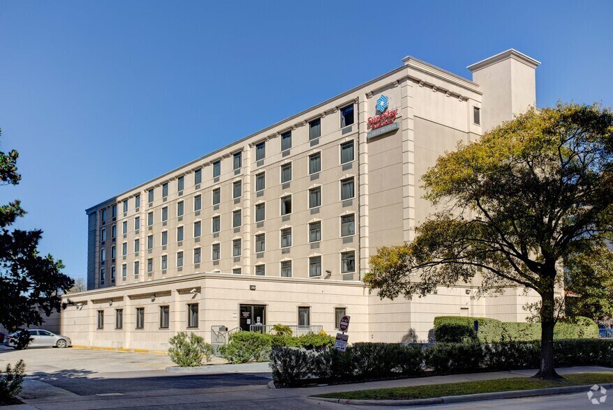 Primary Photo Of 6700 Main St, Houston Hotel For Sale