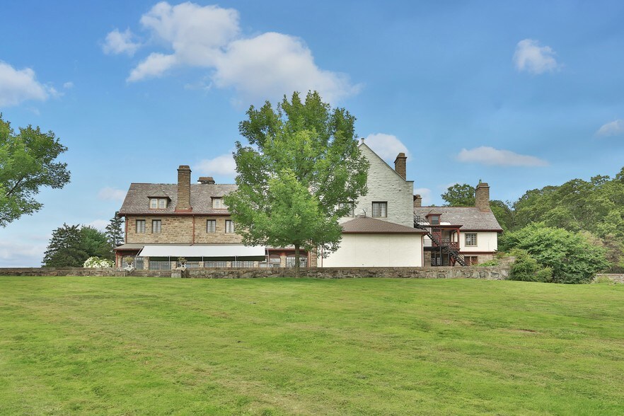 More Photos Of 150 Sister Servants Ln, Sloatsburg Lodge Meeting Hall For Sale